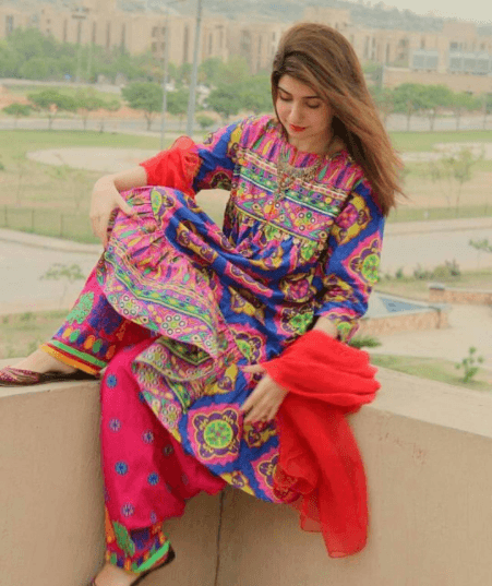 Party Outfits for Pakistani Girls (20)