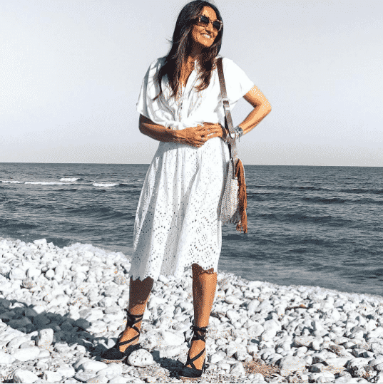 28 Types Of Summer Flat Shoes & Outfits To Wear With Flats