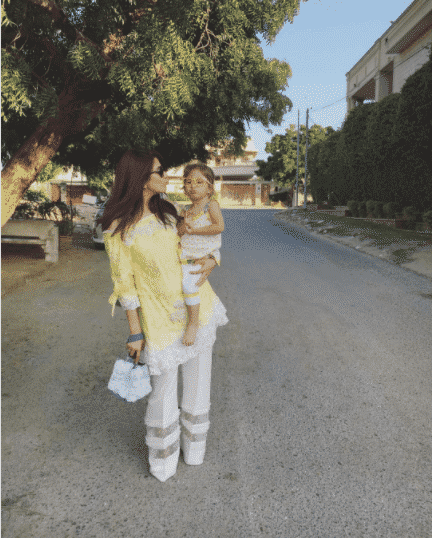 25 Coolest Matching Outfits For Pakistani Mother Daughter