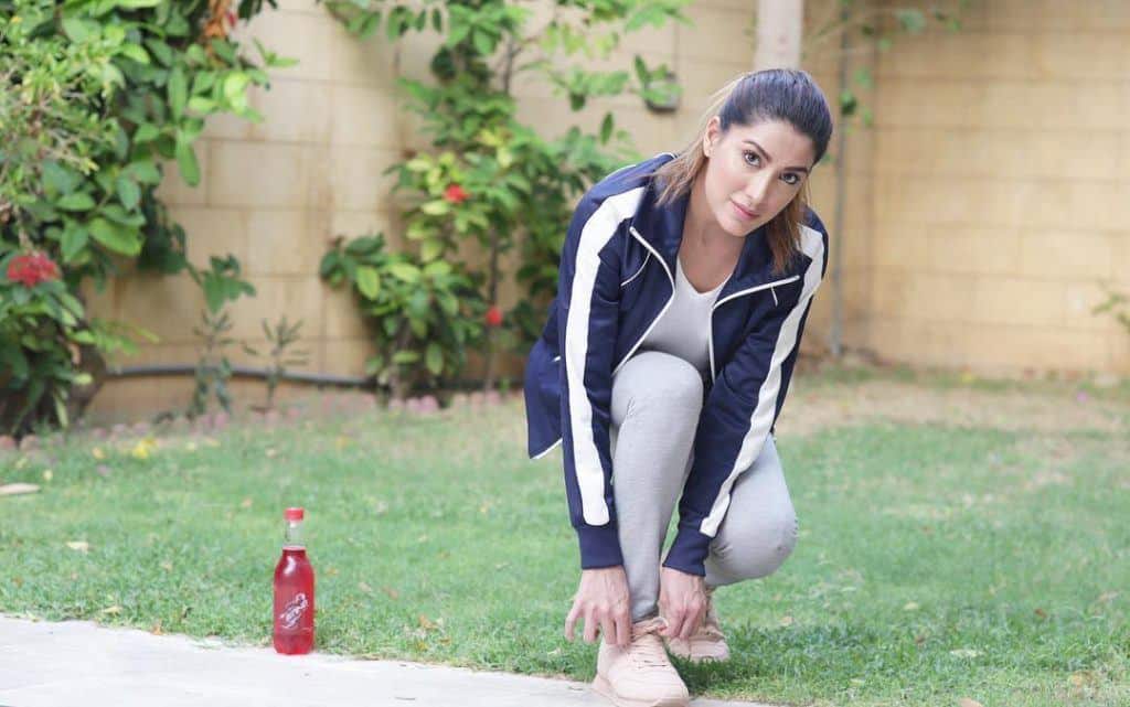Sporty Outfits For Pakistani Girls-30 Cool Gym Looks For Girls