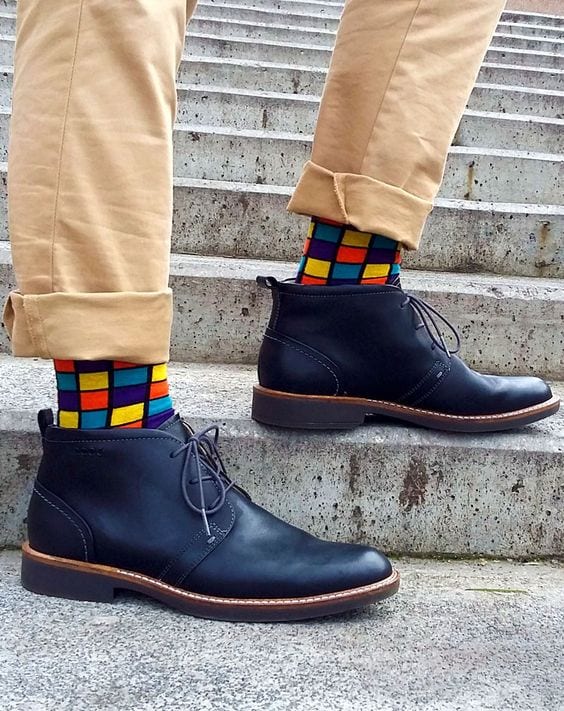 How to Wear Colorful Socks for Men ? 25 Outfit Ideas's Colorful Socks (8)