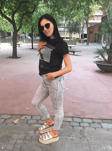 Outfits With Grey Jeans (14)