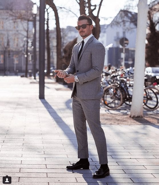 Charcoal Grey Suits with Black Shoes For Men (20)