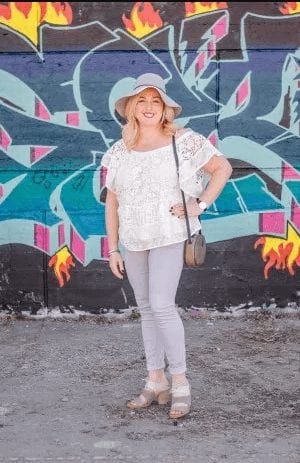 Plus Size Off-the-Shoulder Tops Outfits