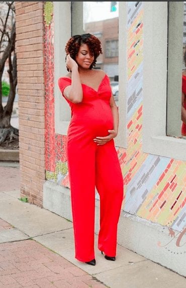 27 Comfortable Summer Baby Shower Outfits For Mom & Guests