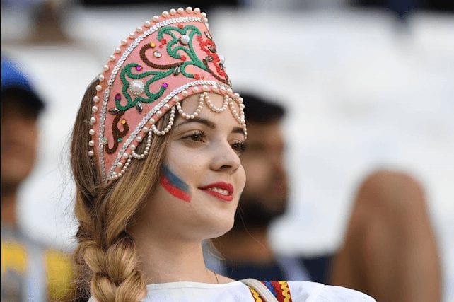 beautiful female fans in Fifa 2018
