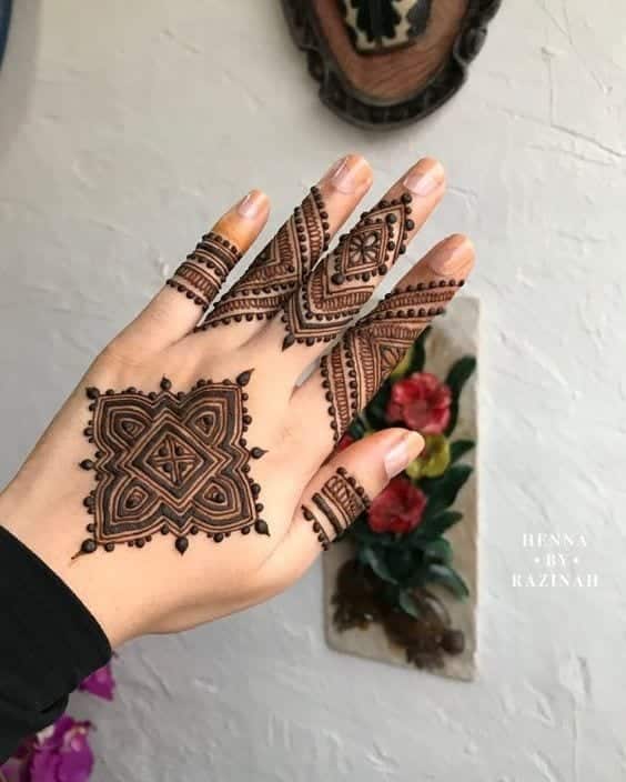 Engagement Mehndi Designs You Should Try (52)