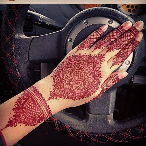 Engagement Mehndi Designs You Should Try (39)