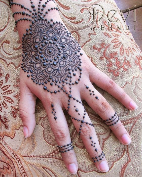 Engagement Mehndi Designs You Should Try (37)