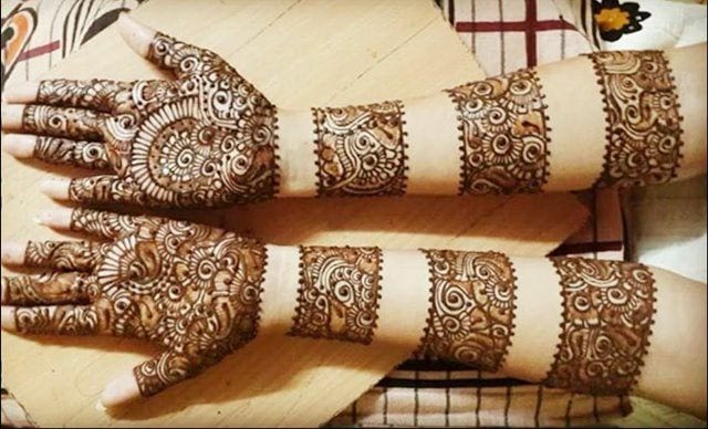 30 Best Bangle Mehndi Designs To Inspire You (17)