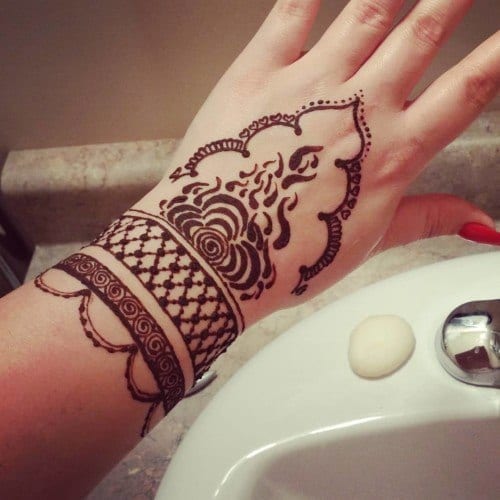 30 Best Bangle Mehndi Designs To Inspire You (15)