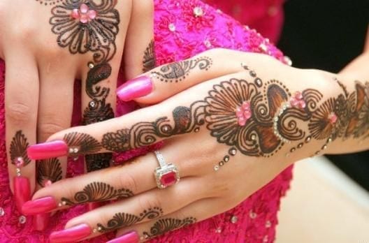 Engagement Mehndi Designs You Should Try (28)