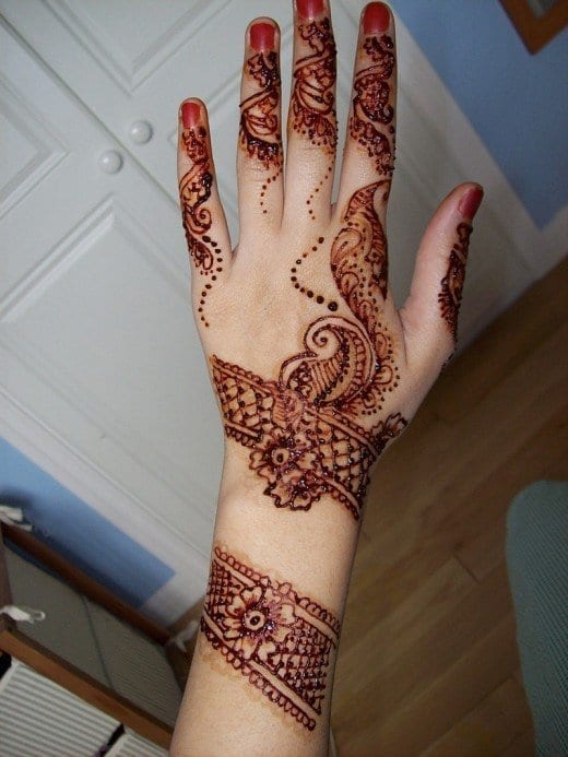 30 Best Bangle Mehndi Designs To Inspire You (6)