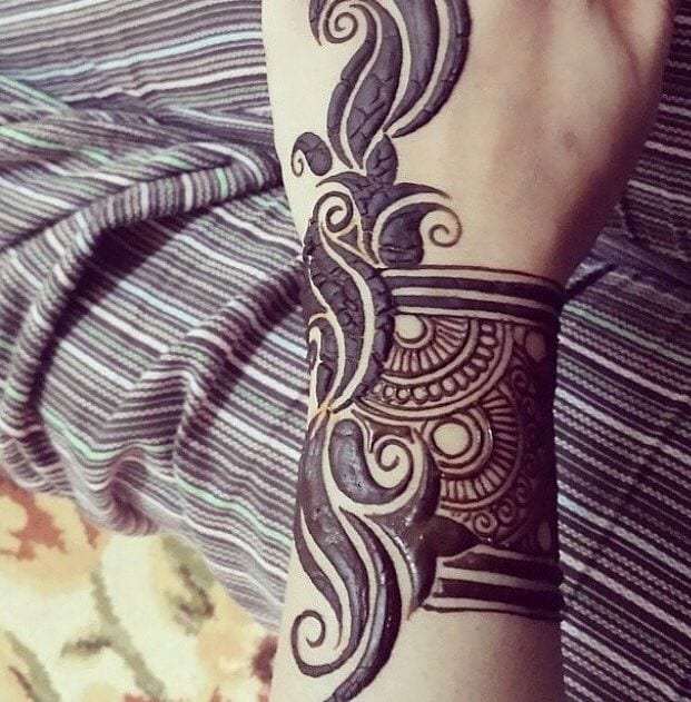 30 Best Bangle Mehndi Designs To Inspire You (5)