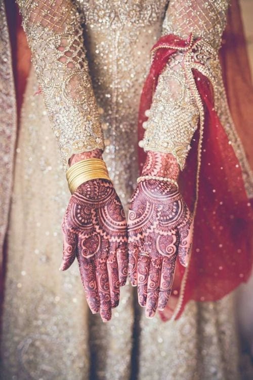 Engagement Mehndi Designs You Should Try (23)