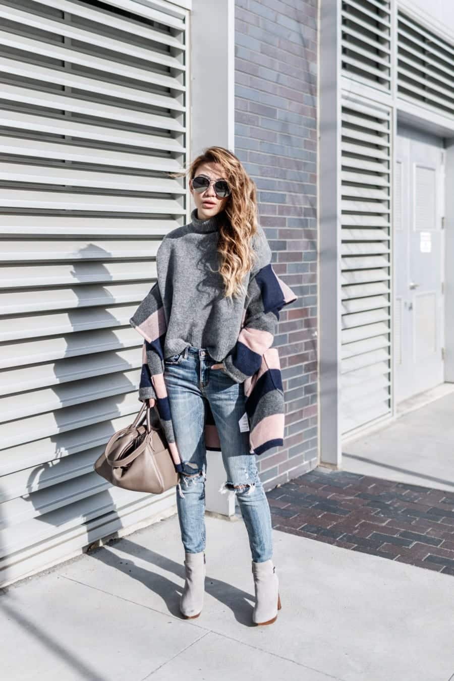 19 Best Winter Jeans Outfits for Girls to Stay Cozy and Chic