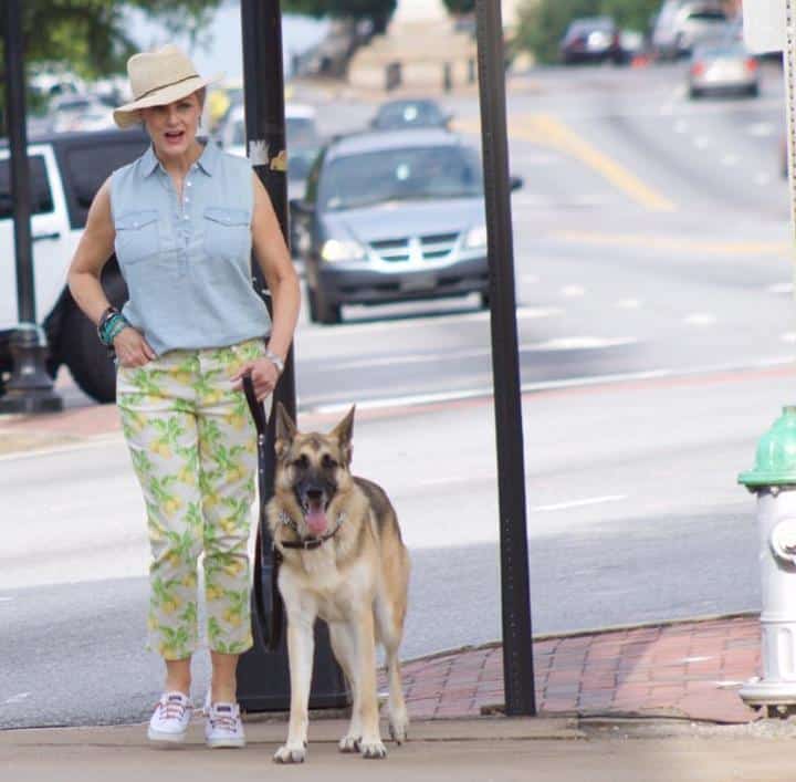 How to Wear Capris for Women Over 50? 18 Capri Pant Outfits