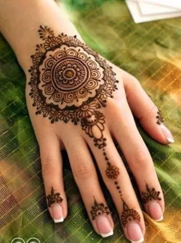 Round Mehndi Designs (10)