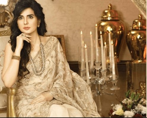 20 Trending Outfits From Pakistani Women Celebrities Over 50