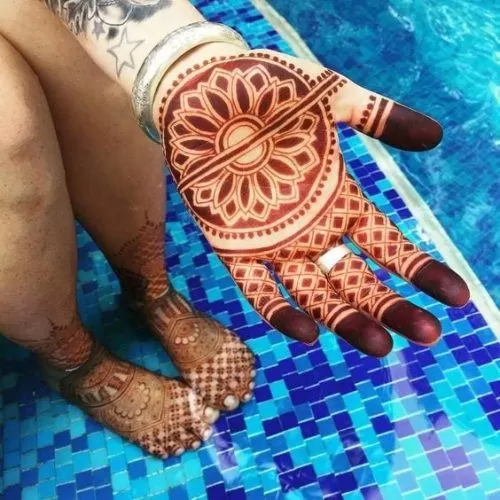 Round Mehndi Designs (26)