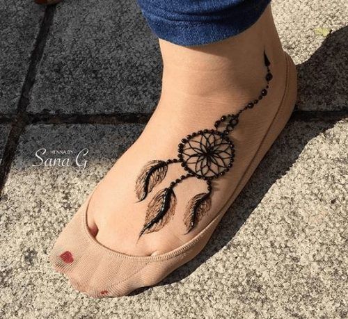 Beautiful Mehndi Designs for Feet (32)