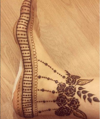 Beautiful Mehndi Designs for Feet (16)
