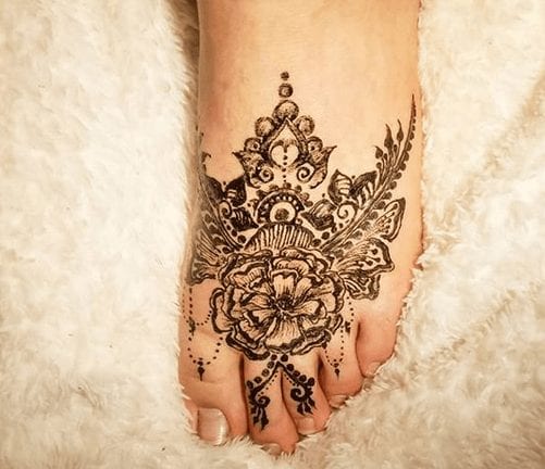 Beautiful Mehndi Designs for Feet (15)