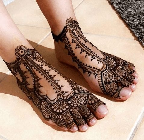 50 Beautiful Mehndi Designs for Feet