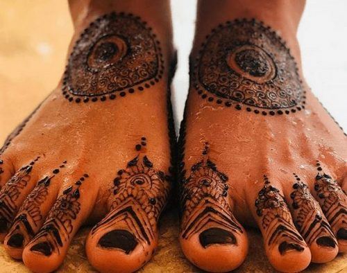Beautiful Mehndi Designs for Feet (47)