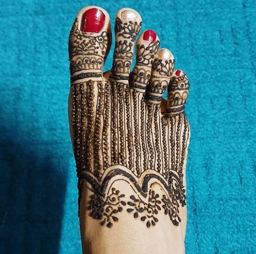 Beautiful Mehndi Designs for Feet (46)
