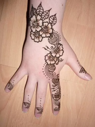 Best Mehndi Designs for Fingers (22)