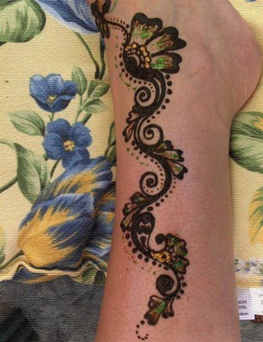 Colourful Henna And Mehndi Designs (30)