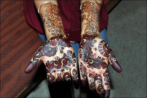Colourful Henna And Mehndi Designs (13)
