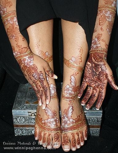 Colourful Henna And Mehndi Designs (10)