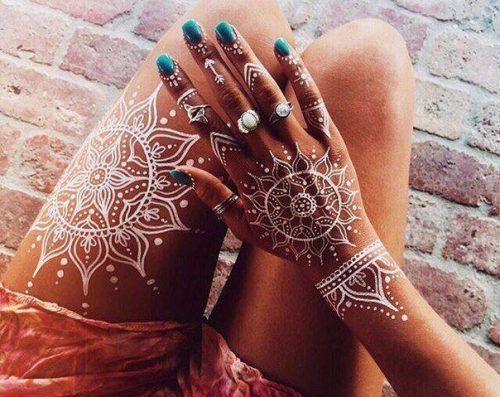 Colourful Henna And Mehndi Designs (2)