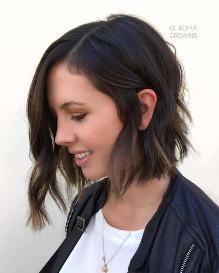 A Guide on Hairstyles for Petite Girls (13)