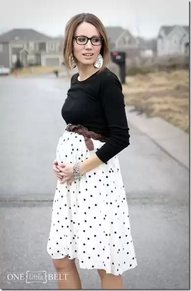 Stylish Maternity Christmas Outfits (13)