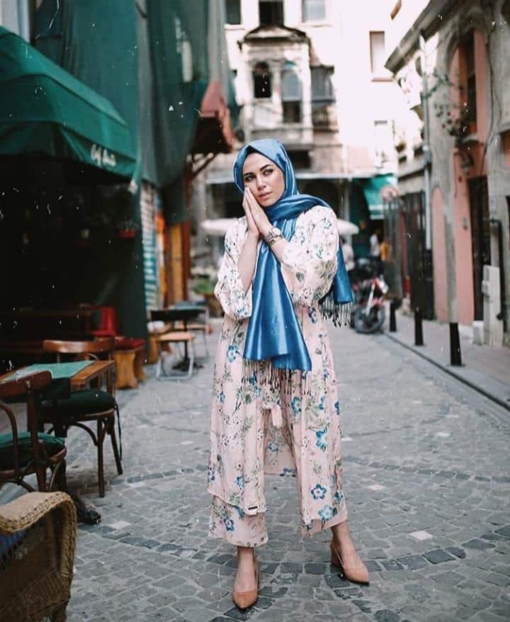 Stunning Outfits To Wear With Hijab (18)
