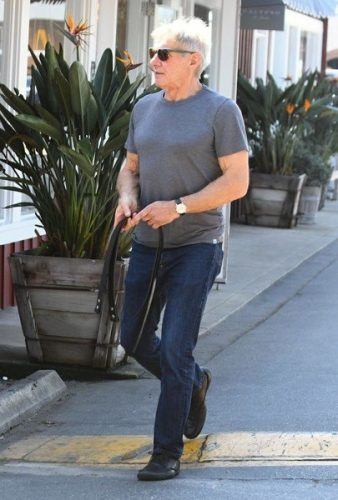 30 Summer outfits for men over 50 (2)