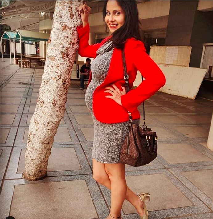 20 Maternity Outfits For Indian Women That Are Chic & Comfy