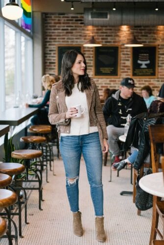 chic coffee date outfits