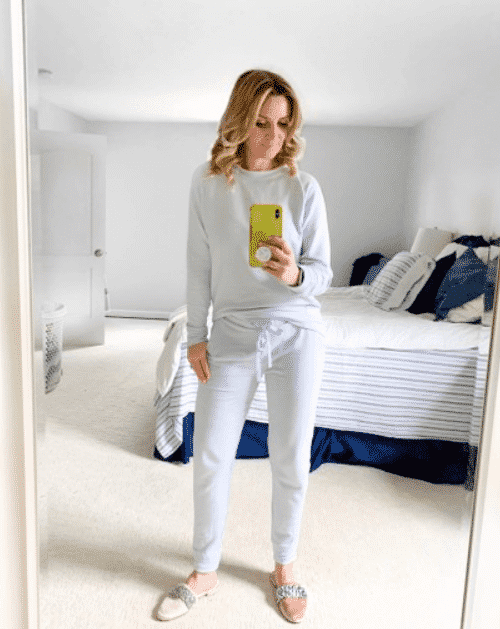 17 Work From Home Outfits That Are Comfy & Chic