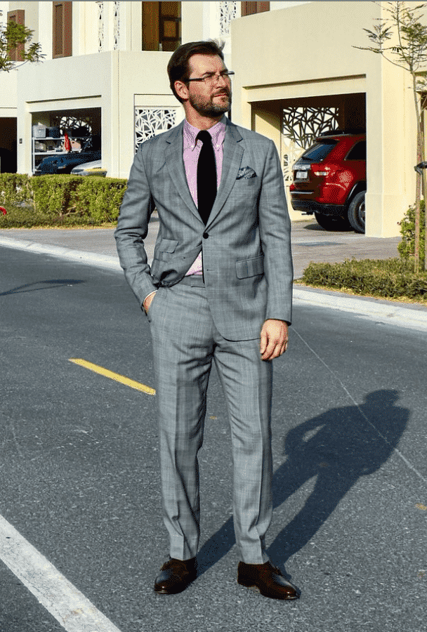 how to wear to pink for men