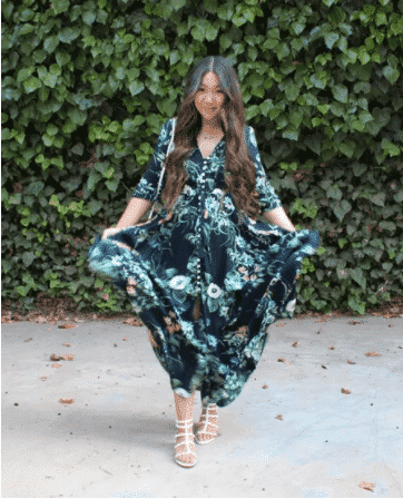 How to Dress Up A Maxi Dress For Evening