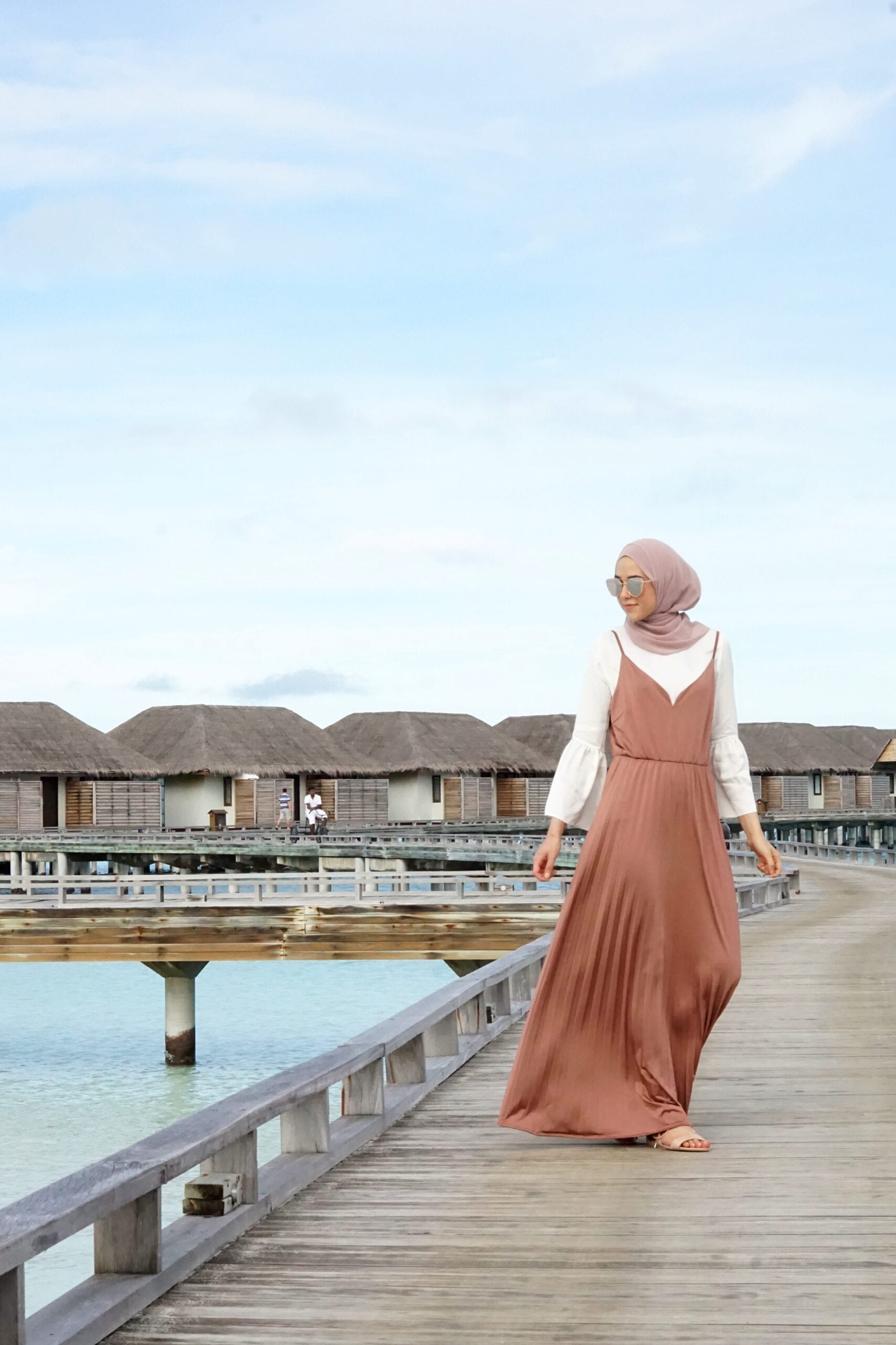 19 Modest Hijab Outfits for Honeymoon for Muslim Couples