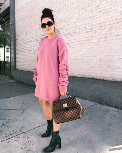 Everyday Look in a Pink Sweatshirt