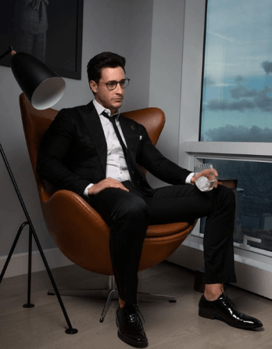 15 Best Video Interview Outfits for Men - The Dos and Dont's