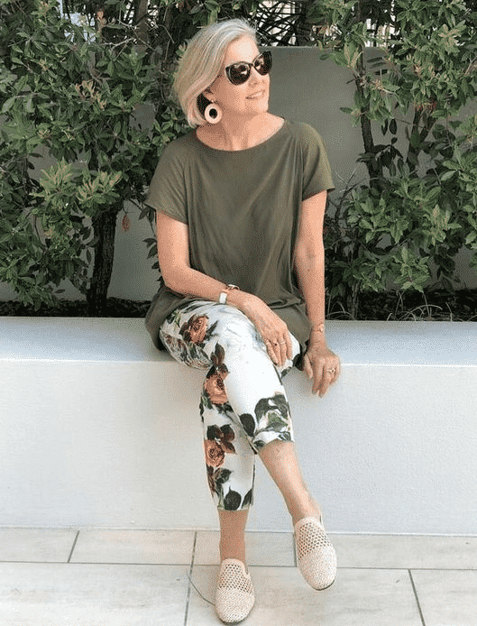 10 Comfortable Travel Outfits For Women Over 60