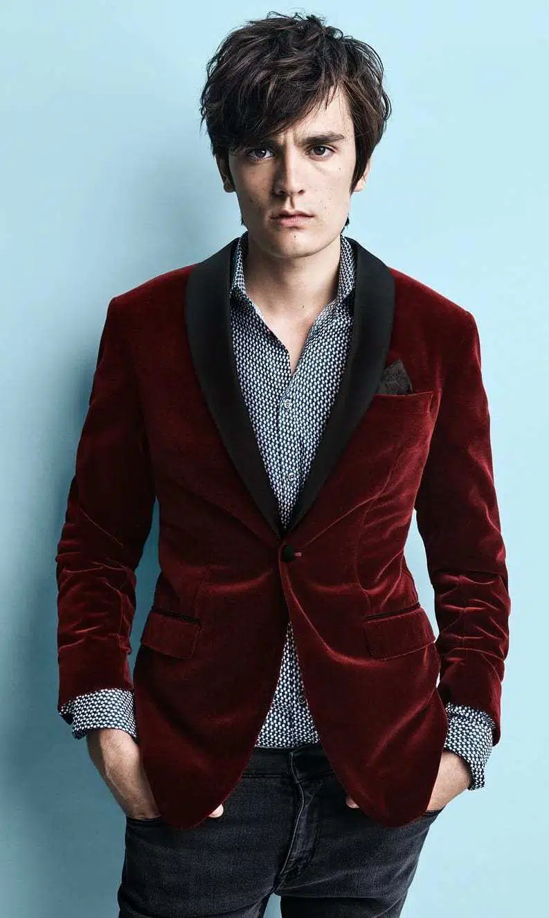 How To Wear Velvet Suits Men 4