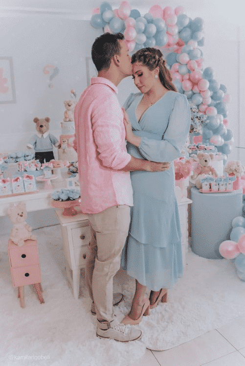 15 Best Gender Reveal Outfits for Parents in 2021